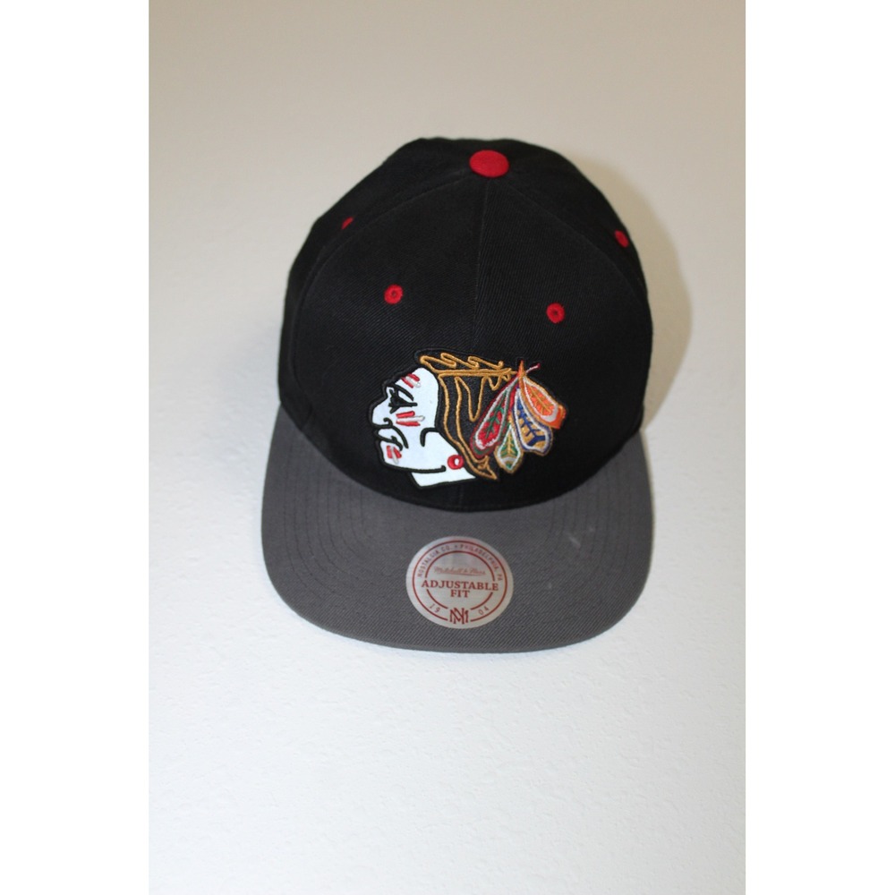 Mitchell & Ness Chicago Blackhawks NHL Snapback Hat Black Grey Red Adjustable